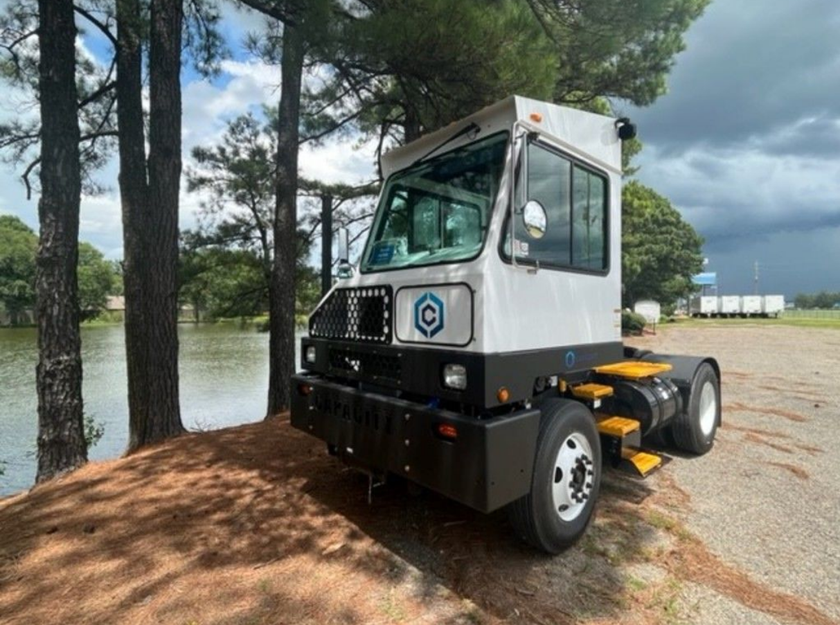 2023 Capacity TJ5000 - image 1 of 3