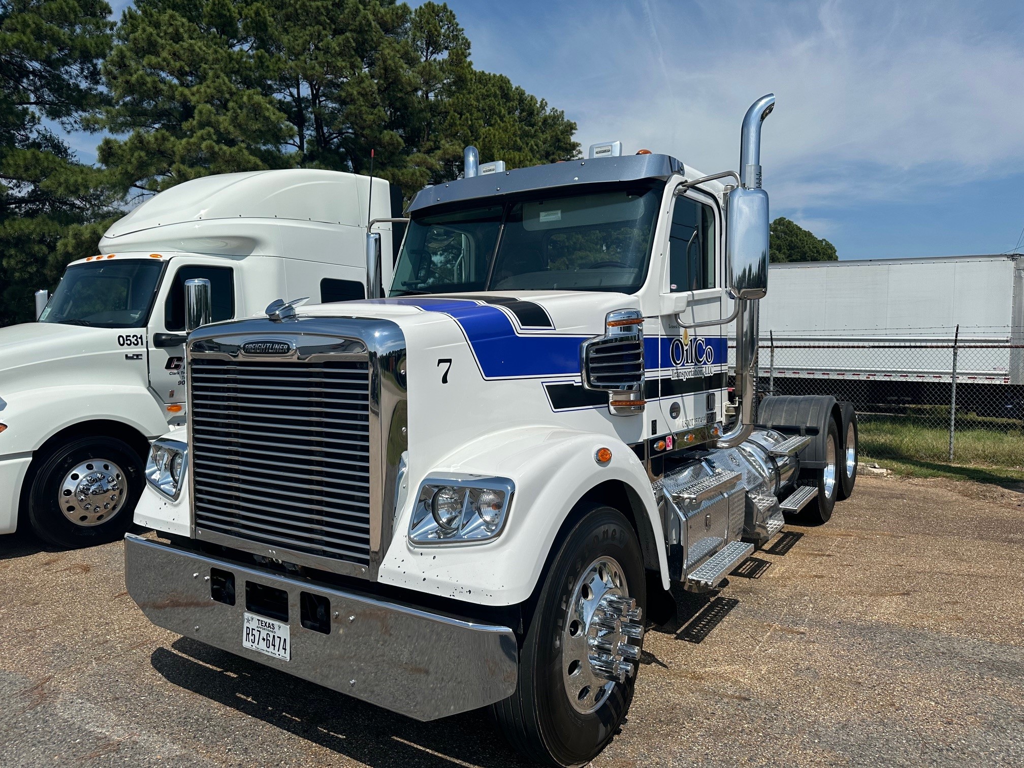 2022 FREIGHTLINER 122SD - image 2 of 6